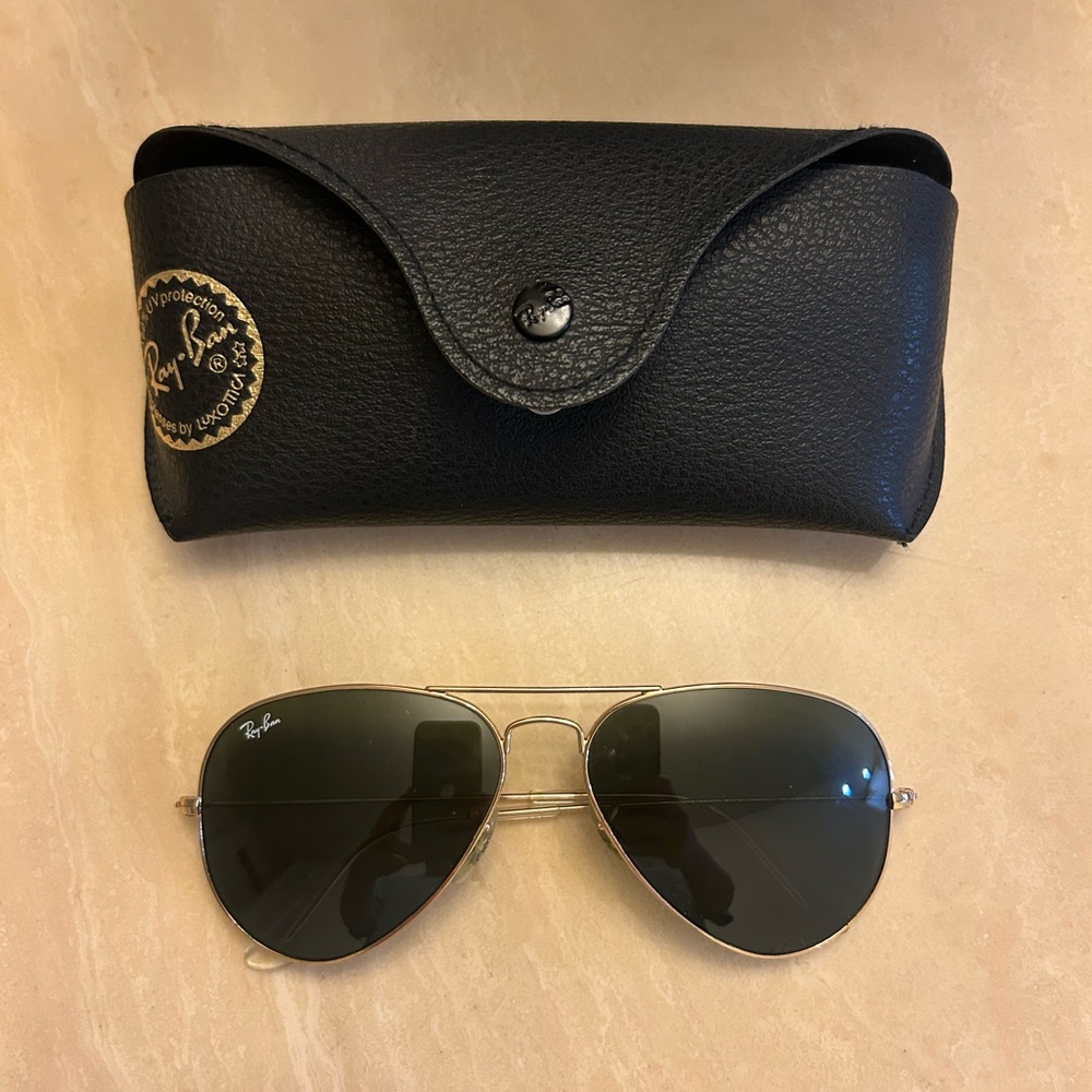 Ray-Ban Aviator Sunglasses in Gold with Dark Green Lenses